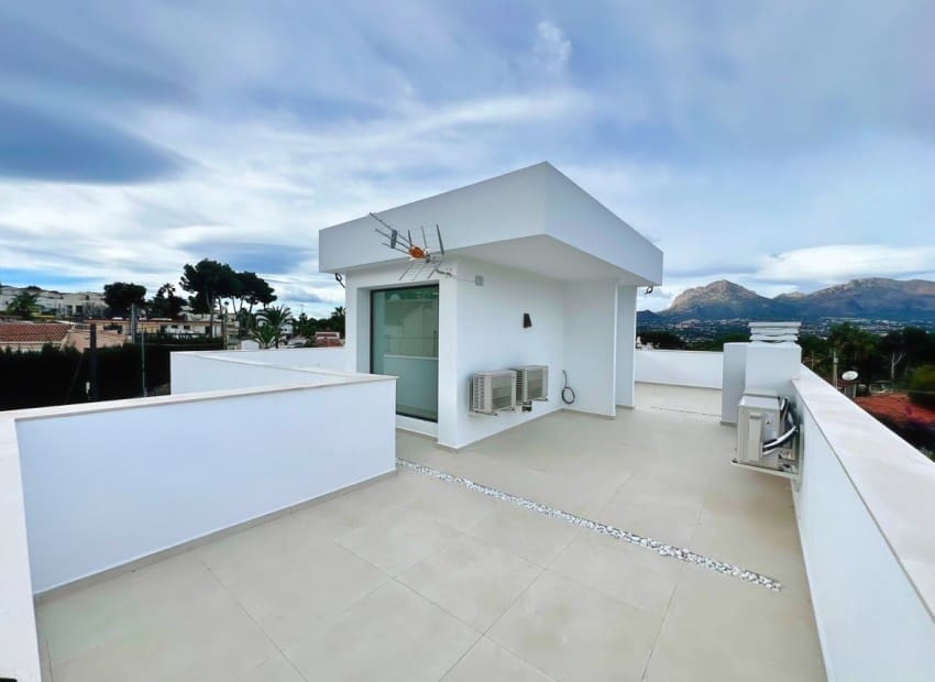 4 sovrum Villa till salu i Albir med pool garage - 1 195 000 € (Ref: 9539524)