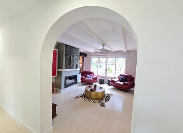 3 makuuhuone Huvila myytävänä paikassa Altea - 599 000 € (Ref: 9539525)