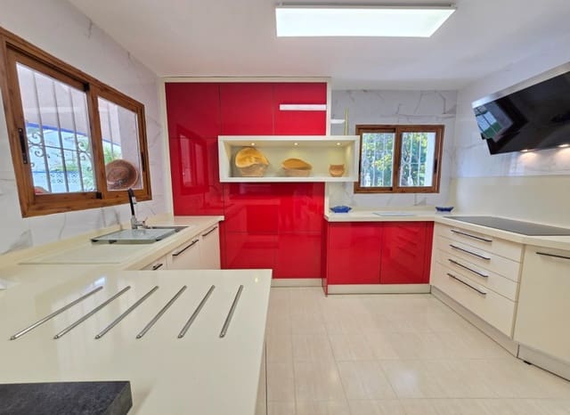 3 makuuhuone Huvila myytävänä paikassa Altea - 599 000 € (Ref: 9539525)