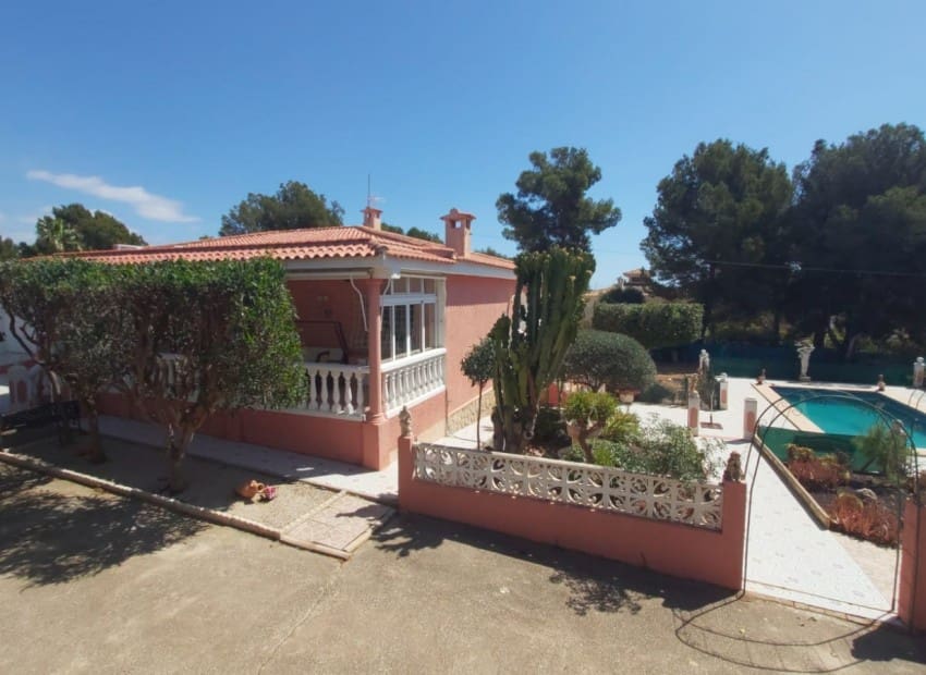 4 makuuhuone Huvila myytävänä paikassa La Nucia mukana uima-altaan 
autotalli - 560 000 € (Ref: 9539729)