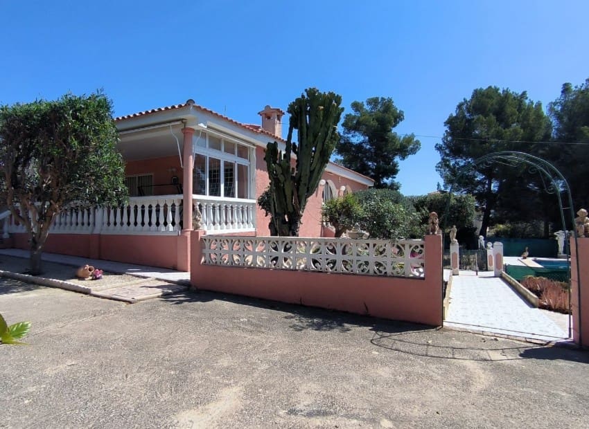 4 makuuhuone Huvila myytävänä paikassa La Nucia mukana uima-altaan 
autotalli - 560 000 € (Ref: 9539729)