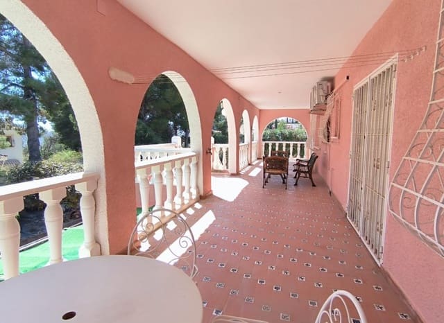 4 makuuhuone Huvila myytävänä paikassa Coloma  , La Nucia mukana uima-altaan 
autotalli - 560 000 € (Ref: 9539729)