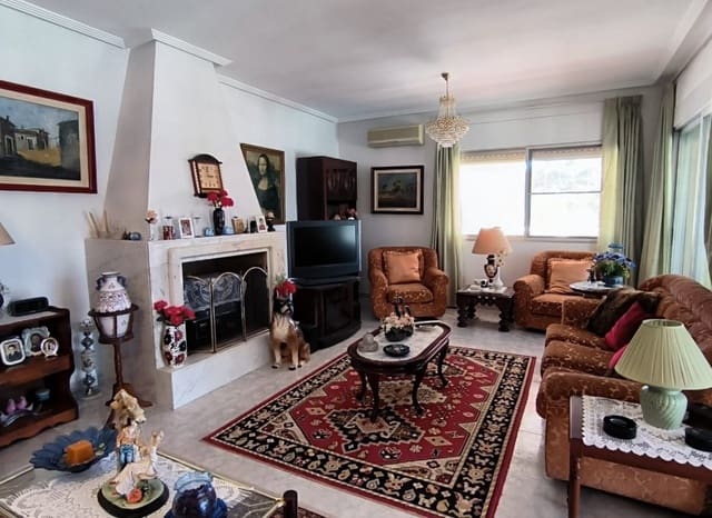 4 makuuhuone Huvila myytävänä paikassa Coloma  , La Nucia mukana uima-altaan 
autotalli - 560 000 € (Ref: 9539729)