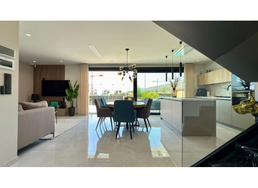 3 quarto Moradia para venda em Finestrat com piscina - 680 000 € (Ref: 9550063)