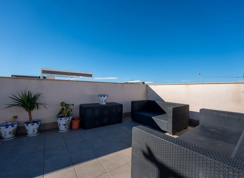 2 sovrum Semi-fristående Villa till salu i Pilar de la Horadada med pool - 229 900 € (Ref: 9553129)