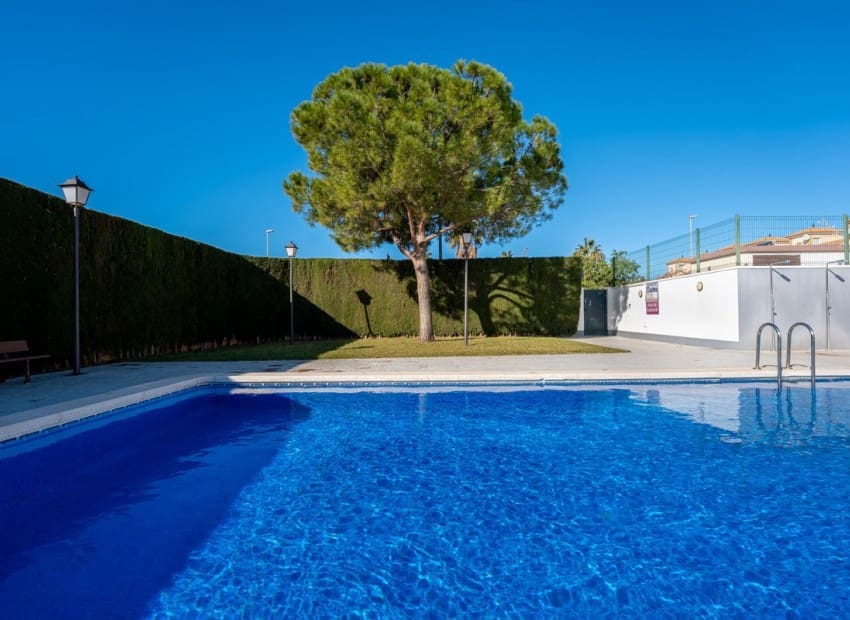 2 sovrum Semi-fristående Villa till salu i Pilar de la Horadada med pool - 229 900 € (Ref: 9553129)