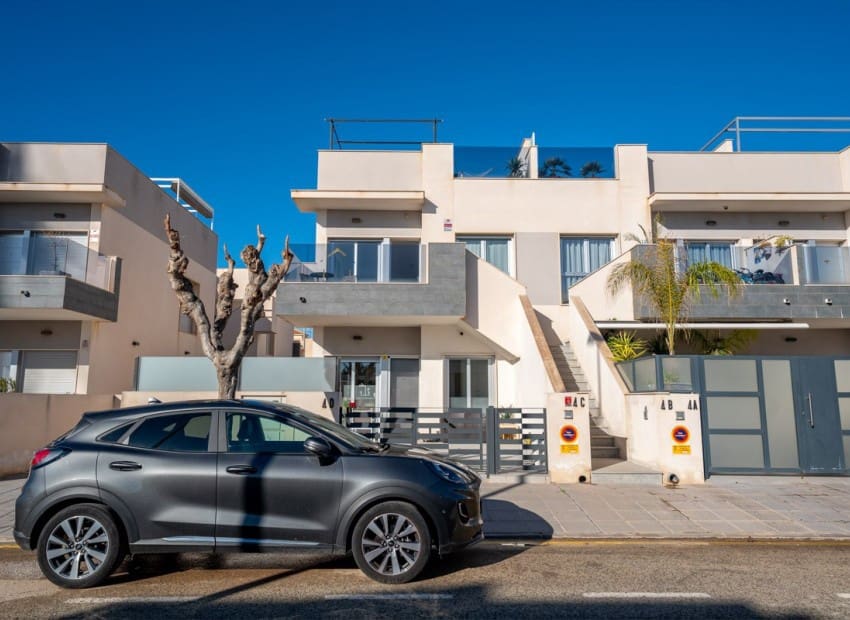 2 sovrum Semi-fristående Villa till salu i Pilar de la Horadada med pool - 229 900 € (Ref: 9553129)