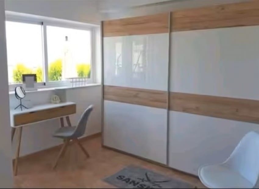 3 makuuhuone Omakotitalo myytävänä paikassa Callosa d'En Sarria mukana uima-altaan - 315 000 € (Ref: 9563922)