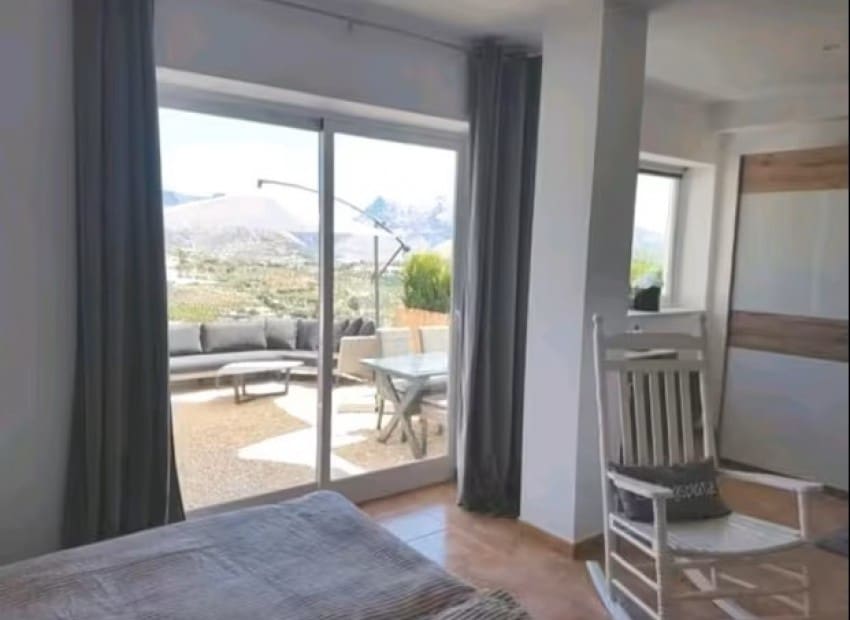 3 makuuhuone Omakotitalo myytävänä paikassa Callosa d'En Sarria mukana uima-altaan - 315 000 € (Ref: 9563922)