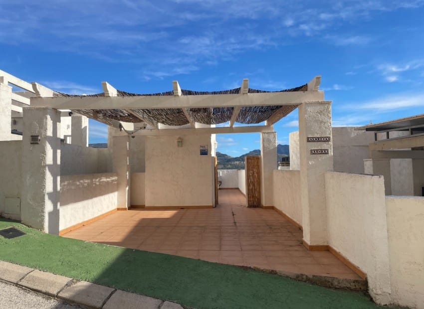 3 makuuhuone Omakotitalo myytävänä paikassa Callosa d'En Sarria mukana uima-altaan - 315 000 € (Ref: 9563922)