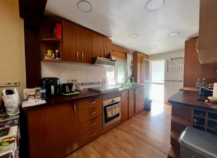 4 makuuhuone Huvila myytävänä paikassa Polop mukana uima-altaan 
autotalli - 375 000 € (Ref: 9570283)