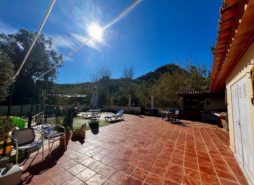 4 makuuhuone Huvila myytävänä paikassa Polop mukana uima-altaan 
autotalli - 375 000 € (Ref: 9570283)