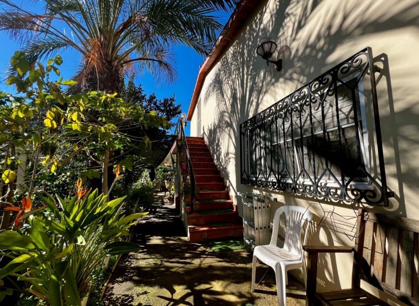 4 makuuhuone Huvila myytävänä paikassa Polop mukana uima-altaan 
autotalli - 375 000 € (Ref: 9570283)