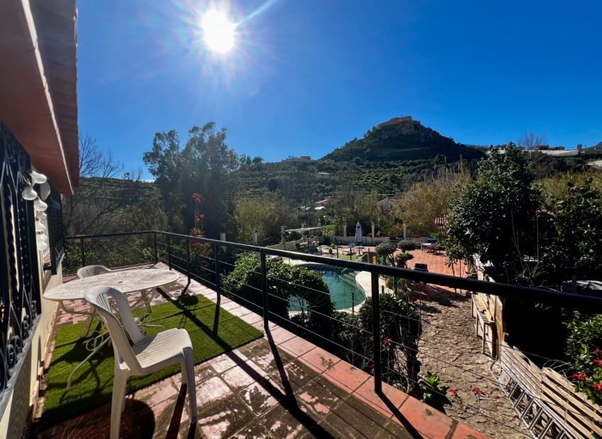 4 makuuhuone Huvila myytävänä paikassa Polop mukana uima-altaan 
autotalli - 375 000 € (Ref: 9570283)