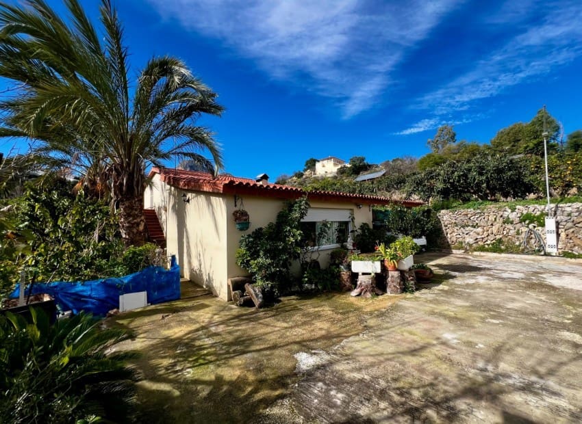 4 makuuhuone Huvila myytävänä paikassa Polop mukana uima-altaan 
autotalli - 375 000 € (Ref: 9570283)