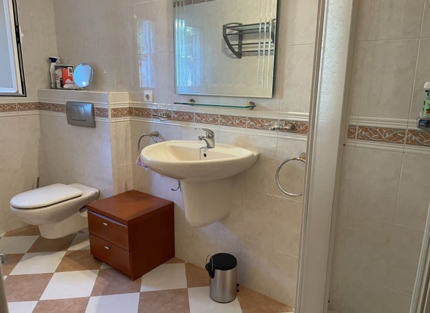 5 soveværelse Villa til salg i La Nucia med swimmingpool garage - € 595.000 (Ref: 9572297)