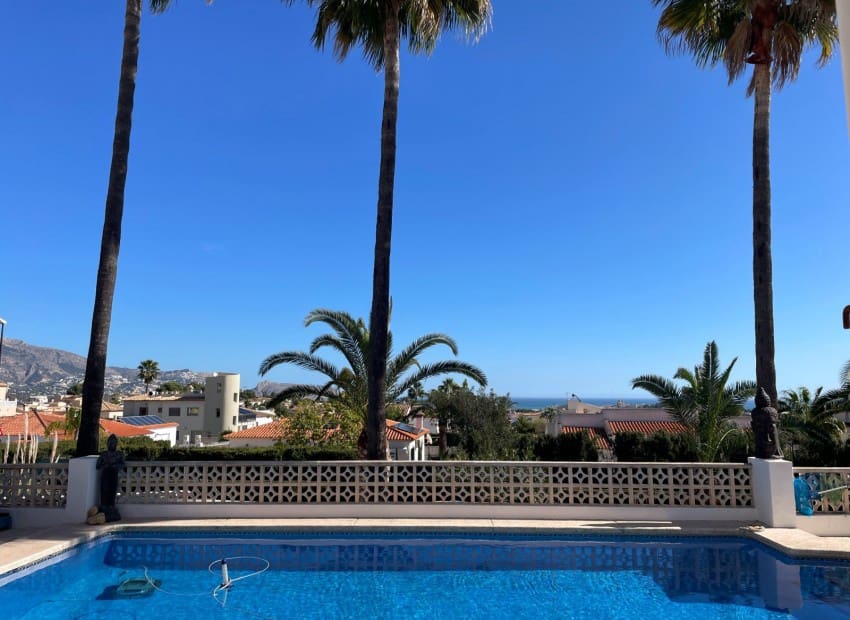 5 soveværelse Villa til salg i La Nucia med swimmingpool garage - € 595.000 (Ref: 9572297)