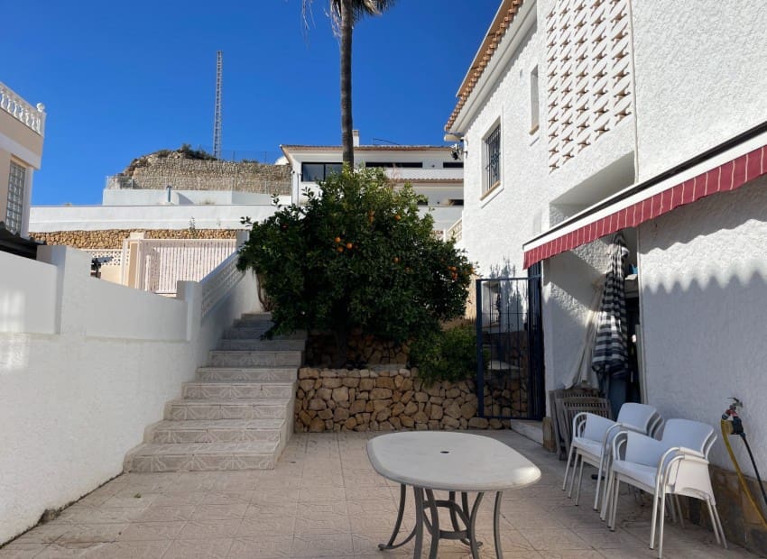 5 soveværelse Villa til salg i La Nucia med swimmingpool garage - € 595.000 (Ref: 9572297)