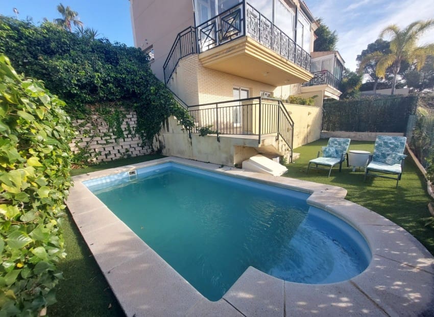 5 makuuhuone Huvila myytävänä paikassa La Nucia mukana uima-altaan - 385 000 € (Ref: 9599956)