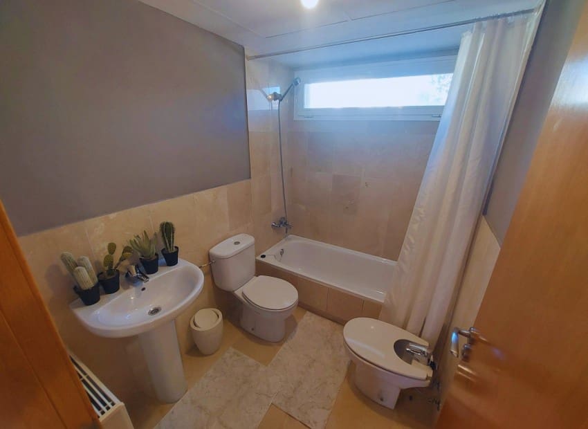 5 makuuhuone Huvila myytävänä paikassa La Nucia mukana uima-altaan - 385 000 € (Ref: 9599956)