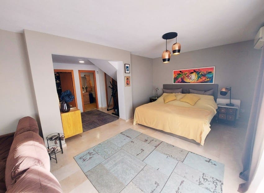 5 makuuhuone Huvila myytävänä paikassa La Nucia mukana uima-altaan - 385 000 € (Ref: 9599956)