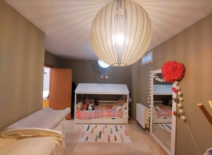 5 makuuhuone Huvila myytävänä paikassa La Nucia mukana uima-altaan - 385 000 € (Ref: 9599956)