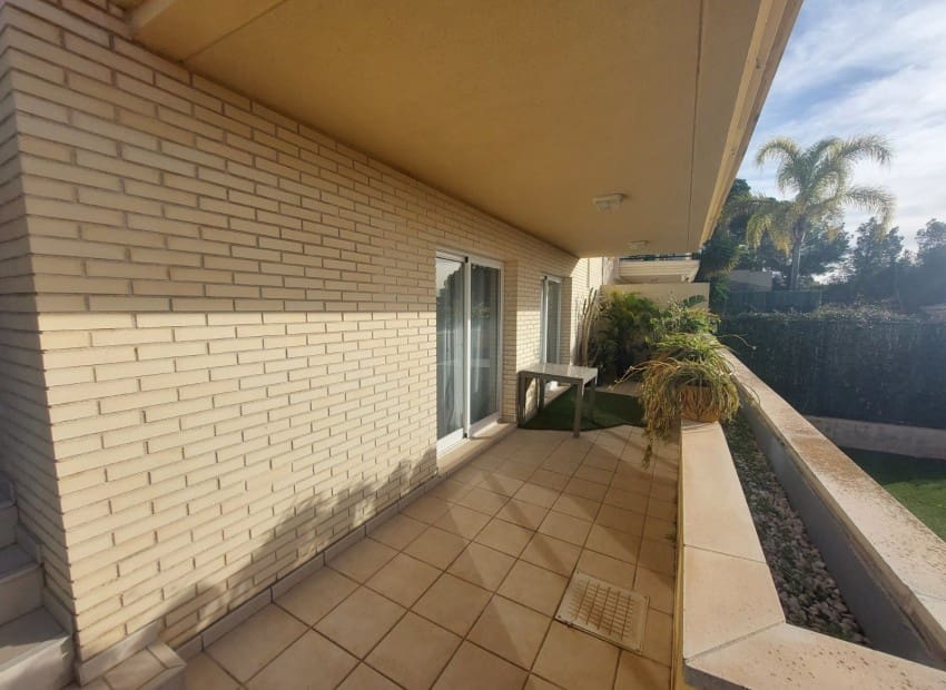 5 makuuhuone Huvila myytävänä paikassa La Nucia mukana uima-altaan - 385 000 € (Ref: 9599956)