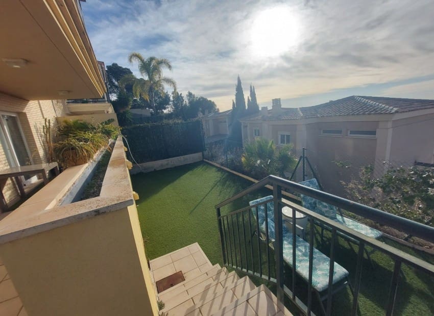 5 makuuhuone Huvila myytävänä paikassa La Nucia mukana uima-altaan - 385 000 € (Ref: 9599956)