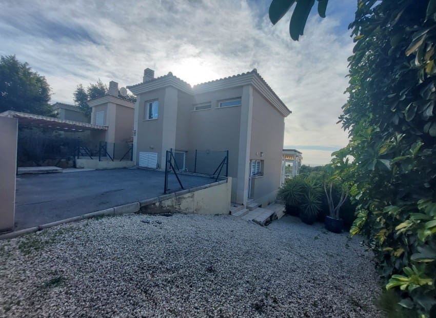 5 makuuhuone Huvila myytävänä paikassa La Nucia mukana uima-altaan - 385 000 € (Ref: 9599956)