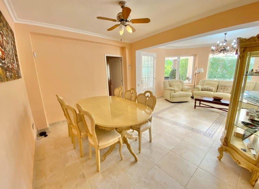 5 slaapkamer Villa te koop in Altea la Vella met zwembad garage - € 900.000 (Ref: 9599957)