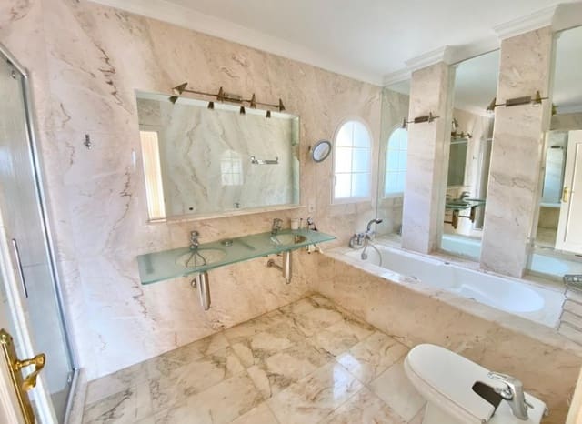 5 slaapkamer Villa te koop in Altea la Vella, Altea met zwembad garage - € 900.000 (Ref: 9599957)