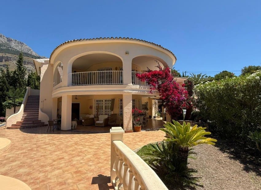 5 slaapkamer Villa te koop in Altea la Vella met zwembad garage - € 900.000 (Ref: 9599957)