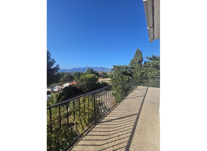 5 slaapkamer Villa te koop in Albir met zwembad - € 580.000 (Ref: 9603306)