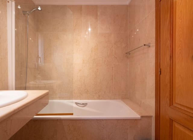 Apartamento de 3 habitaciones en Puerto, Javea / Xàbia en venta con piscina - 635.000 € (Ref: 9606691)