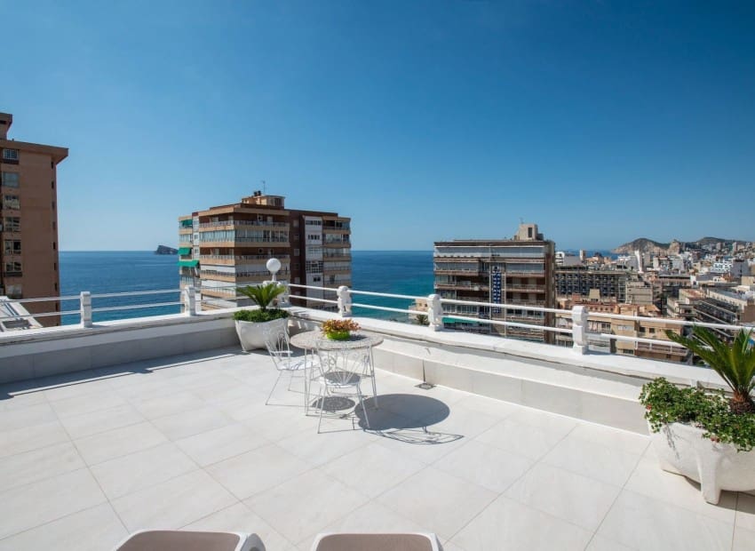 3 slaapkamer Penthouse te koop in Benidorm met zwembad - € 575.000 (Ref: 9606692)