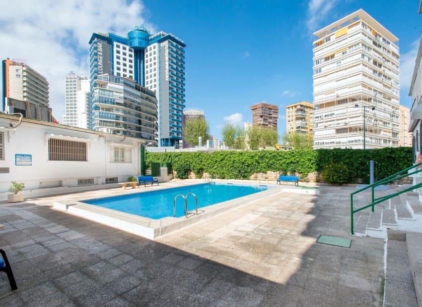 3 slaapkamer Penthouse te koop in Benidorm met zwembad - € 575.000 (Ref: 9606692)