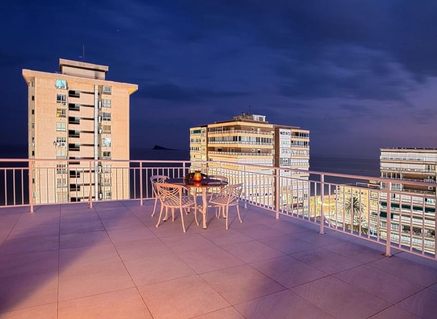 3 slaapkamer Penthouse te koop in Benidorm met zwembad - € 575.000 (Ref: 9606692)