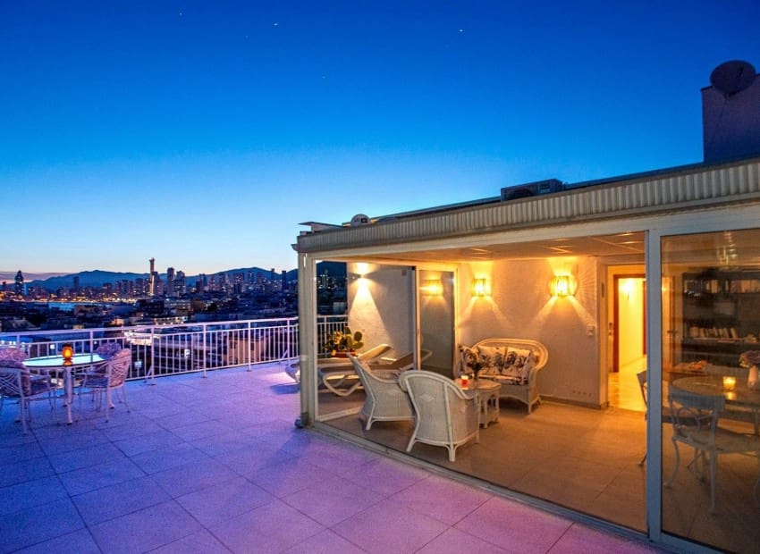 3 slaapkamer Penthouse te koop in Benidorm met zwembad - € 575.000 (Ref: 9606692)