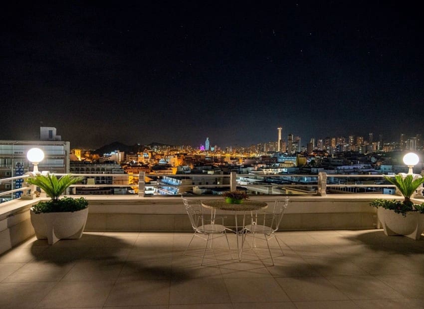 3 slaapkamer Penthouse te koop in Benidorm met zwembad - € 575.000 (Ref: 9606692)