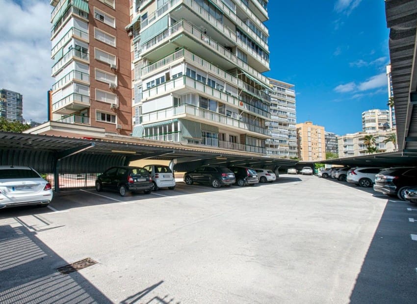 3 slaapkamer Penthouse te koop in Benidorm met zwembad - € 575.000 (Ref: 9606692)