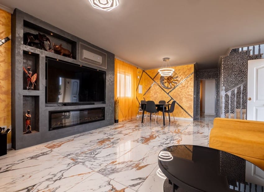 4 makuuhuone Huvila myytävänä paikassa San Miguel de Salinas mukana uima-altaan 
autotalli - 299 000 € (Ref: 9623201)