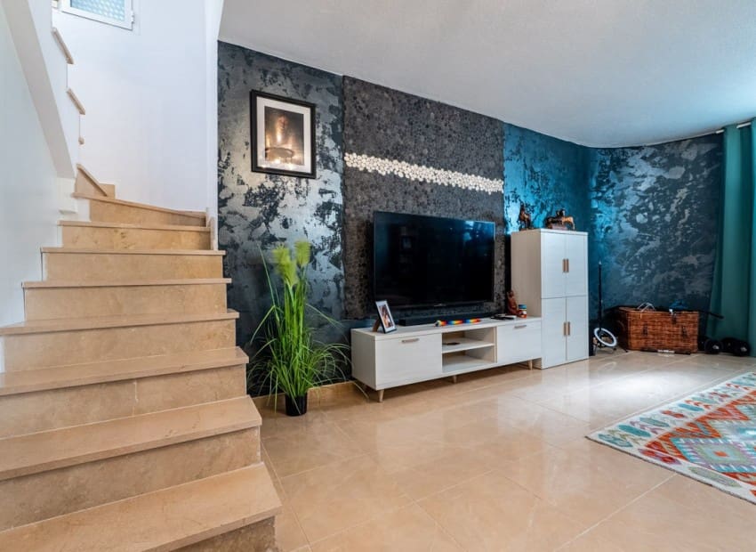 4 makuuhuone Huvila myytävänä paikassa San Miguel de Salinas mukana uima-altaan 
autotalli - 299 000 € (Ref: 9623201)