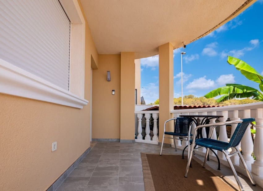 4 makuuhuone Huvila myytävänä paikassa San Miguel de Salinas mukana uima-altaan 
autotalli - 299 000 € (Ref: 9623201)