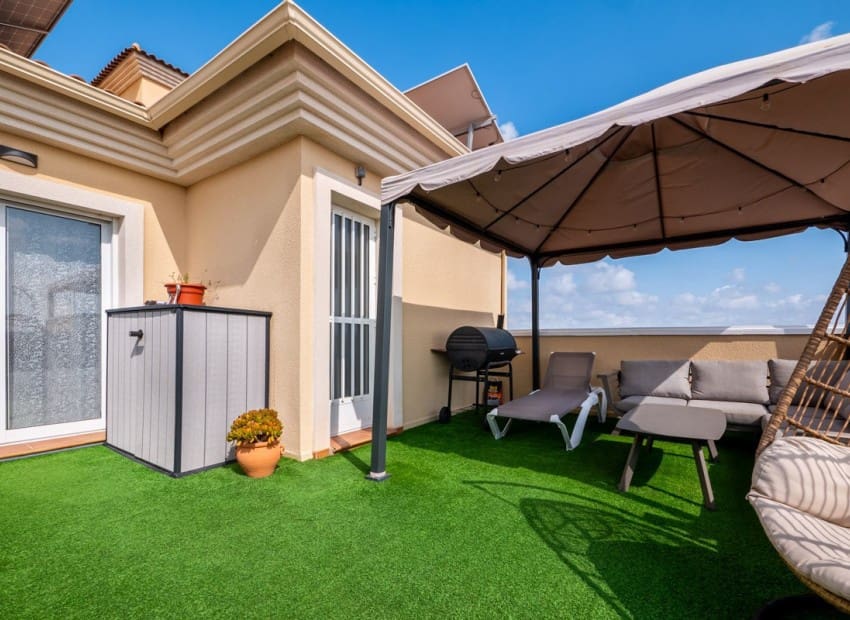 4 makuuhuone Huvila myytävänä paikassa San Miguel de Salinas mukana uima-altaan 
autotalli - 299 000 € (Ref: 9623201)