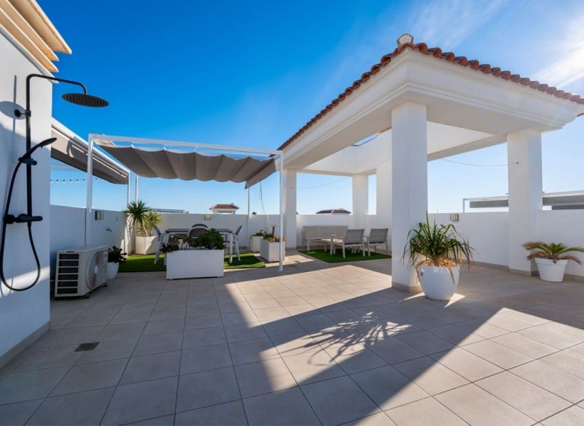 Apartamento de 2 habitaciones en Ciudad Quesada en venta con piscina - 309.000 € (Ref: 9624037)