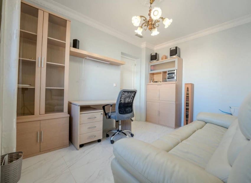 9 soverom Villa til salgs i San Fulgencio med svømmebasseng garasje - € 849 000 (Ref: 9626464)