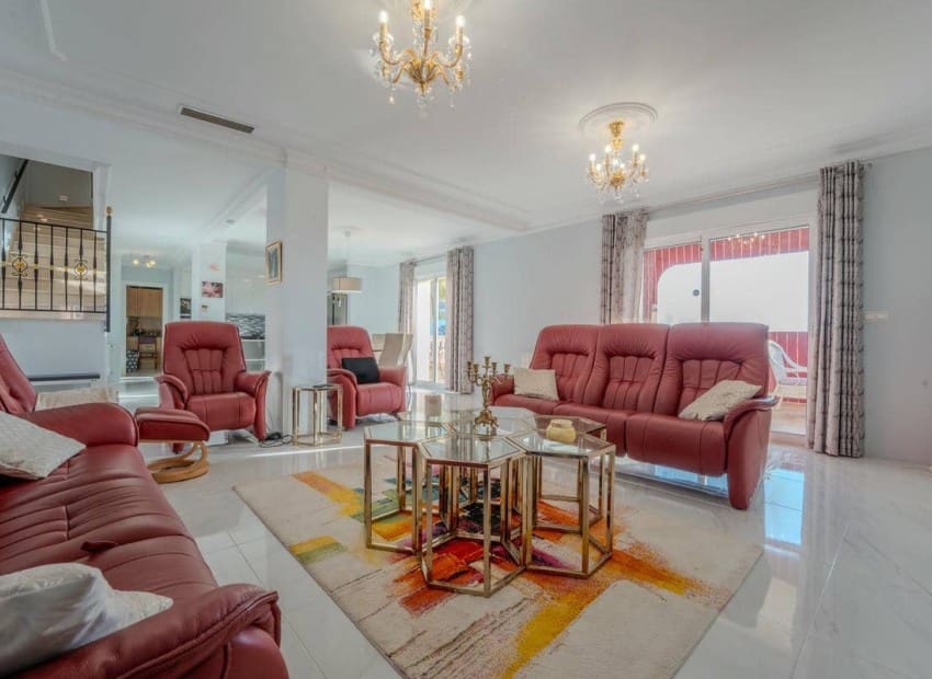 9 soverom Villa til salgs i San Fulgencio med svømmebasseng garasje - € 849 000 (Ref: 9626464)