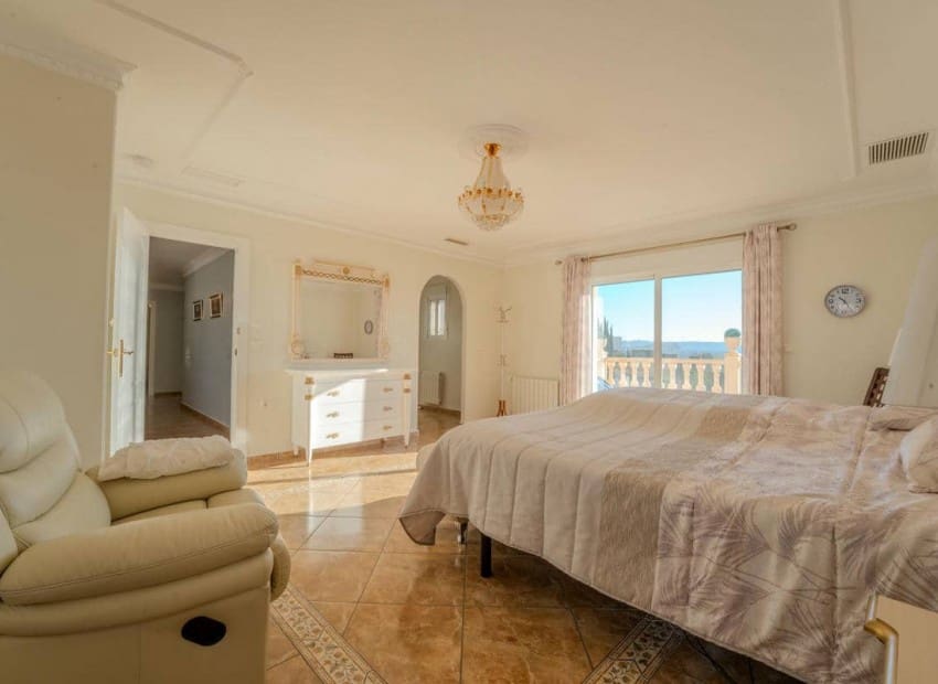 9 soverom Villa til salgs i San Fulgencio med svømmebasseng garasje - € 849 000 (Ref: 9626464)