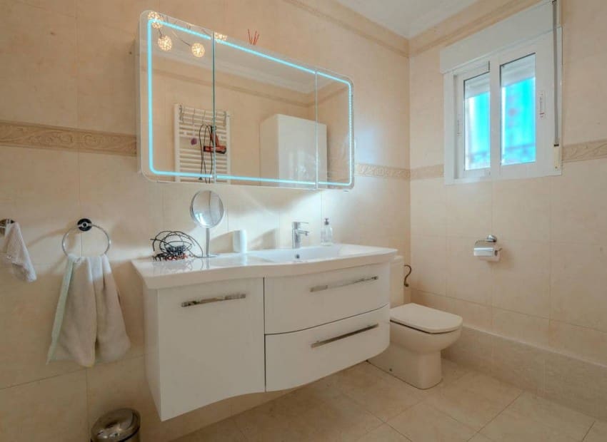 9 soverom Villa til salgs i San Fulgencio med svømmebasseng garasje - € 849 000 (Ref: 9626464)