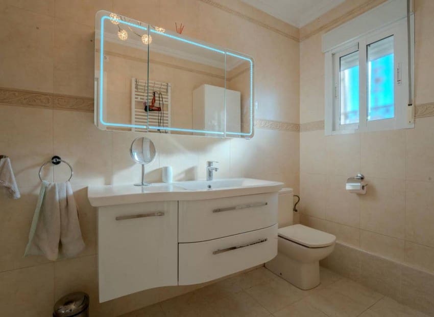 9 soverom Villa til salgs i San Fulgencio med svømmebasseng garasje - € 849 000 (Ref: 9626464)